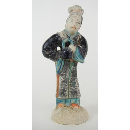 ANCIENT CHINESE TERRACOTTA STATUETTE - MING DYNASTY - COURT LADY WITH TEAPOT